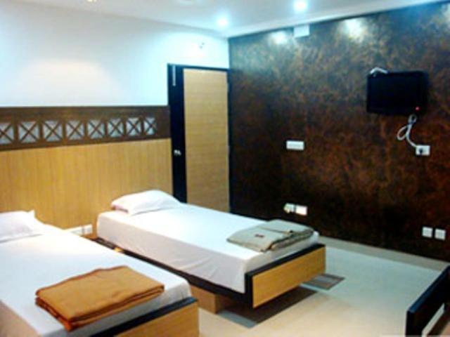 Hiland Inn Kolkata Exterior photo